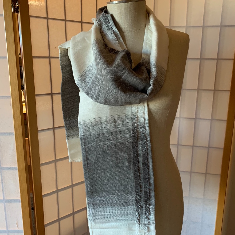 Treasure & Bond grey & white scarf